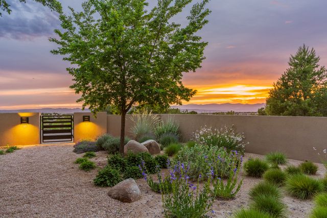 31 Sundance Ridge Circle, Santa Fe, NM 87506