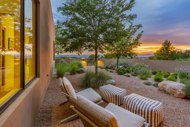 31 Sundance Ridge Circle, Santa Fe, NM 87506