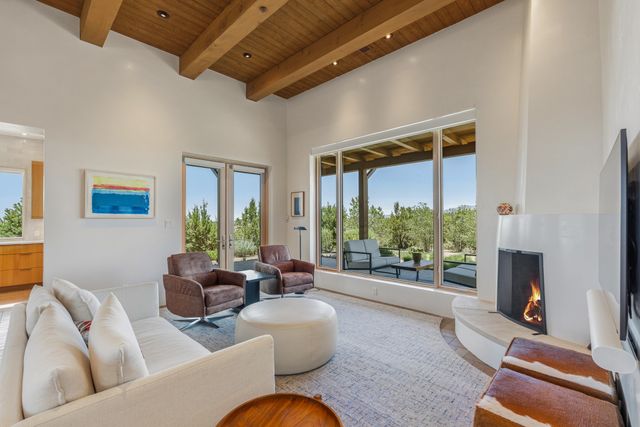 31 Sundance Ridge Circle, Santa Fe, NM 87506
