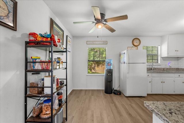 1312 22nd Street N, Texas City, TX 77590