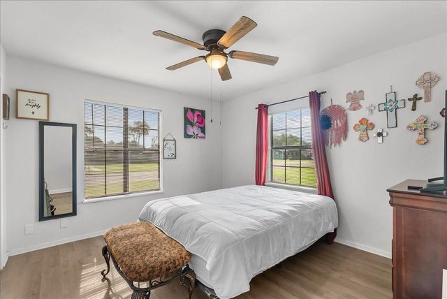 1312 22nd Street N, Texas City, TX 77590