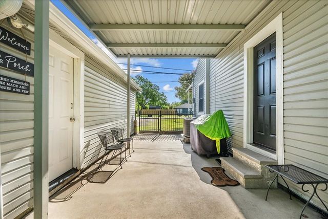 1312 22nd Street N, Texas City, TX 77590