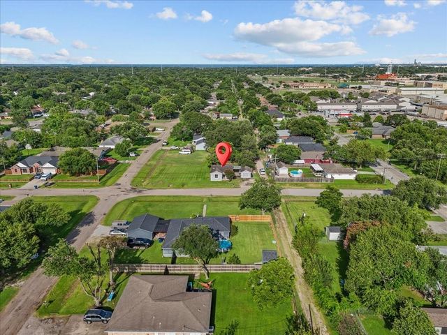 1312 22nd Street N, Texas City, TX 77590