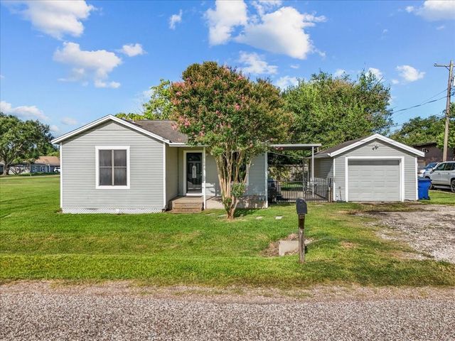 1312 22nd Street N, Texas City, TX 77590