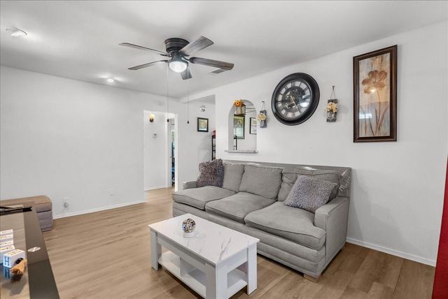 1312 22nd Street N, Texas City, TX 77590