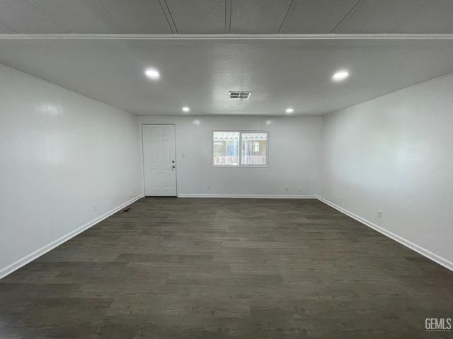 4401 Hughes Lane 173, Bakersfield, CA 93304