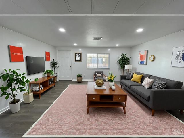 4401 Hughes Lane 173, Bakersfield, CA 93304