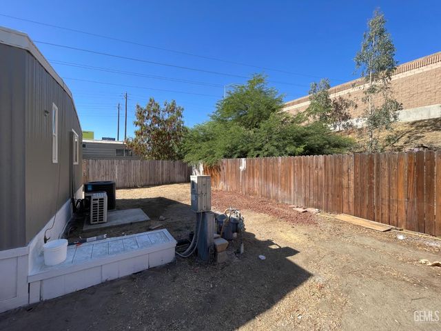 4401 Hughes Lane 173, Bakersfield, CA 93304