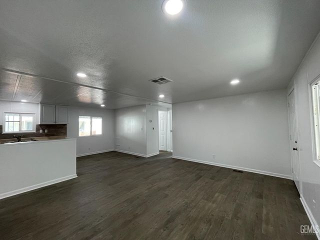 4401 Hughes Lane 173, Bakersfield, CA 93304