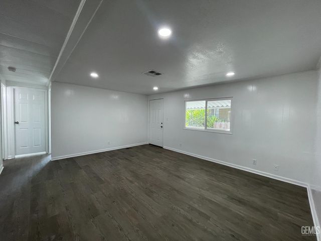 4401 Hughes Lane 173, Bakersfield, CA 93304