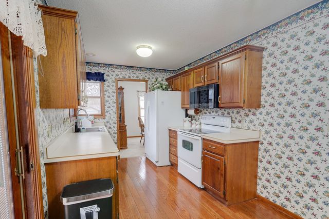 1306 University Street, Pella, IA 50219