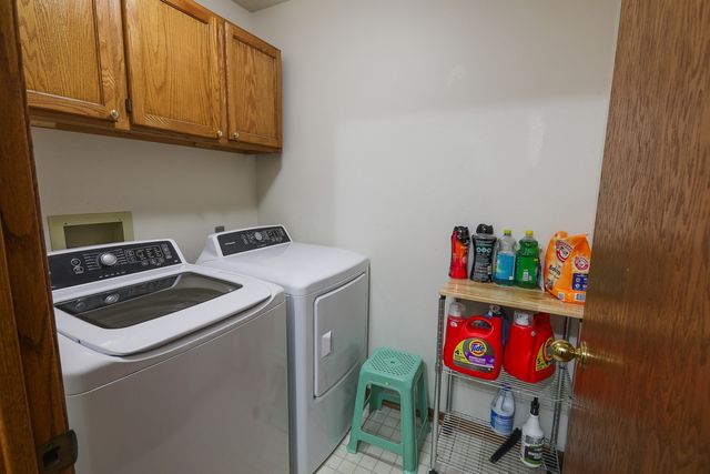 1306 University Street, Pella, IA 50219