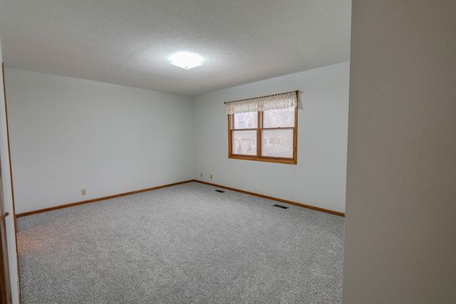 1306 University Street, Pella, IA 50219