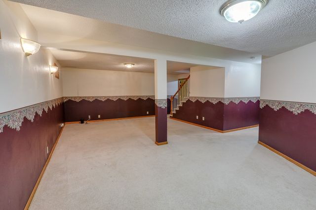 1306 University Street, Pella, IA 50219