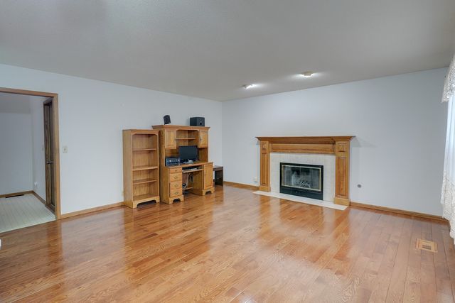 1306 University Street, Pella, IA 50219