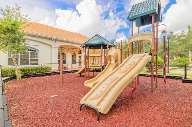 2310 Myrtlewood Circle E, Palm Beach Gardens, FL 33418