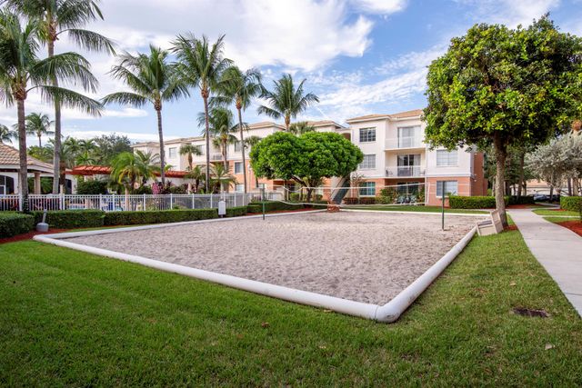 2310 Myrtlewood Circle E, Palm Beach Gardens, FL 33418