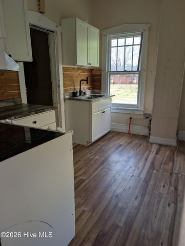 406 Academy Street E, Wilson, NC 27893