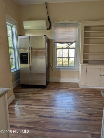 406 Academy Street E, Wilson, NC 27893