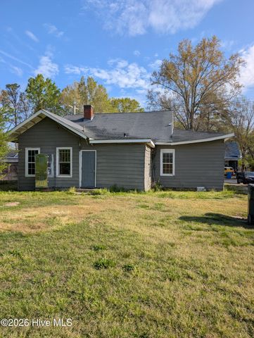 406 Academy Street E, Wilson, NC 27893