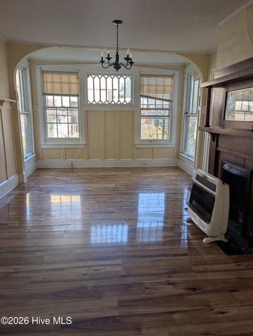 406 Academy Street E, Wilson, NC 27893