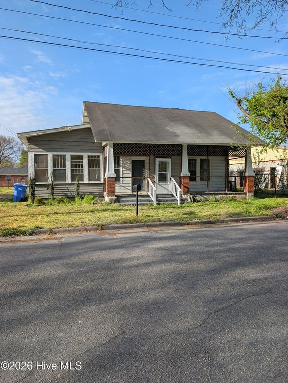 406 Academy Street E, Wilson, NC 27893
