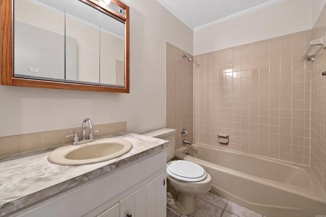 48 N Badalona Drive, Hot Springs Village, AR 71909