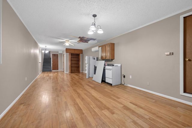 48 N Badalona Drive, Hot Springs Village, AR 71909