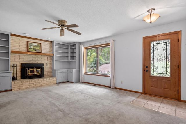 48 N Badalona Drive, Hot Springs Village, AR 71909