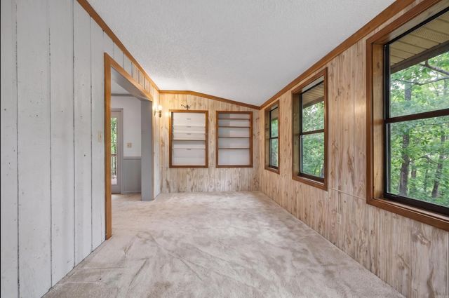 48 N Badalona Drive, Hot Springs Village, AR 71909