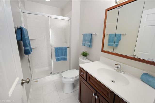 725 Leslie Lane, Schaumburg, IL 60194