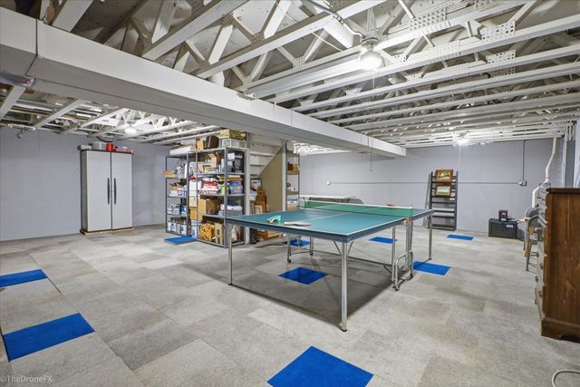 725 Leslie Lane, Schaumburg, IL 60194