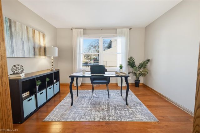 725 Leslie Lane, Schaumburg, IL 60194