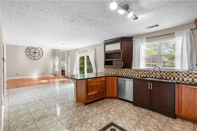542 Staghorn Lane, Suwanee, GA 30024
