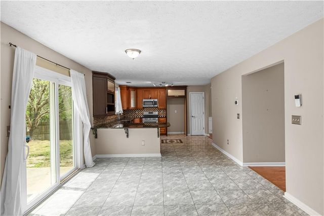542 Staghorn Lane, Suwanee, GA 30024