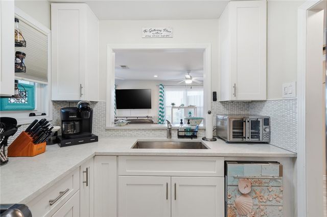 1001 Cape Velero Dr C-2, Rockport, TX 78382