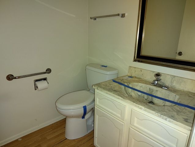 1490 Avignon Court, Highland Park, IL 60035