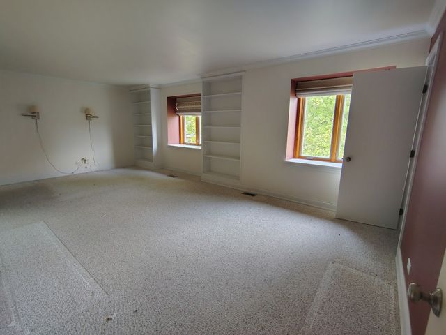 1490 Avignon Court, Highland Park, IL 60035