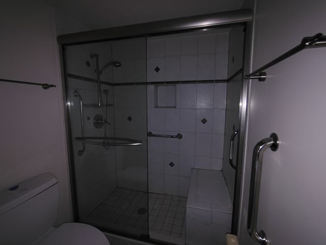 1490 Avignon Court, Highland Park, IL 60035