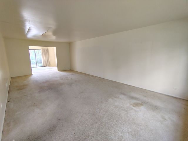 1490 Avignon Court, Highland Park, IL 60035