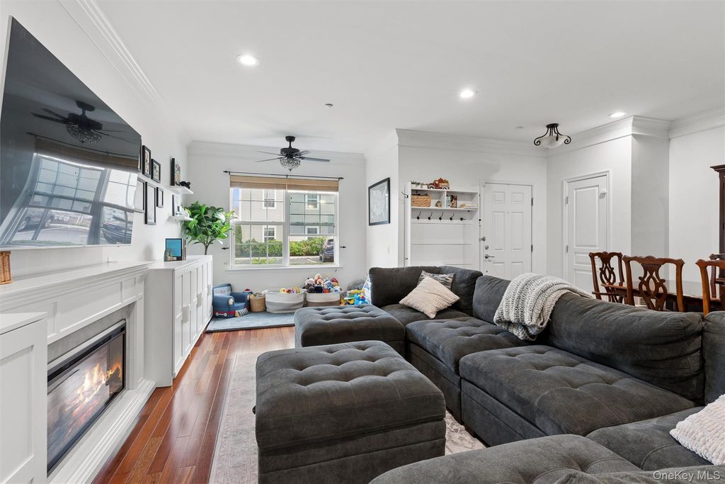 19 Strangford Court 110, Oceanside, NY 11572 — photo 2