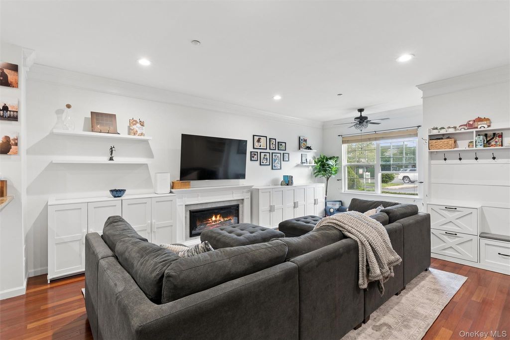 19 Strangford Court 110, Oceanside, NY 11572 — photo 3