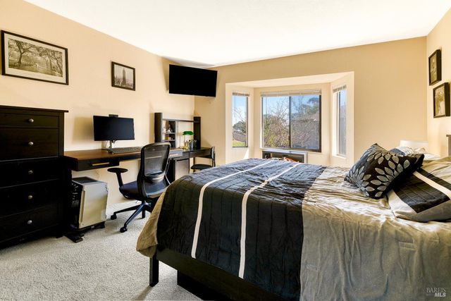 29 Sailmaker Ct, San Rafael, CA 94903