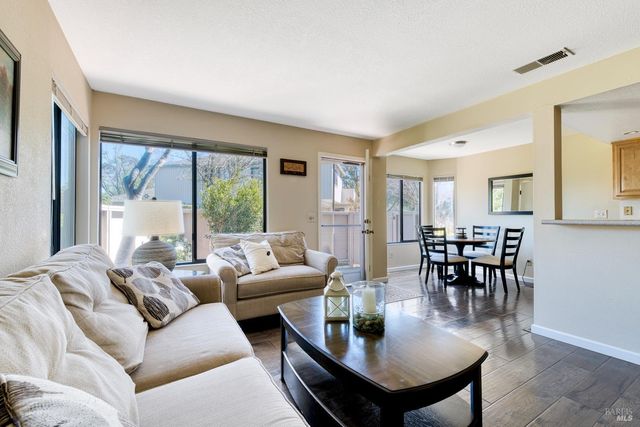 29 Sailmaker Ct, San Rafael, CA 94903