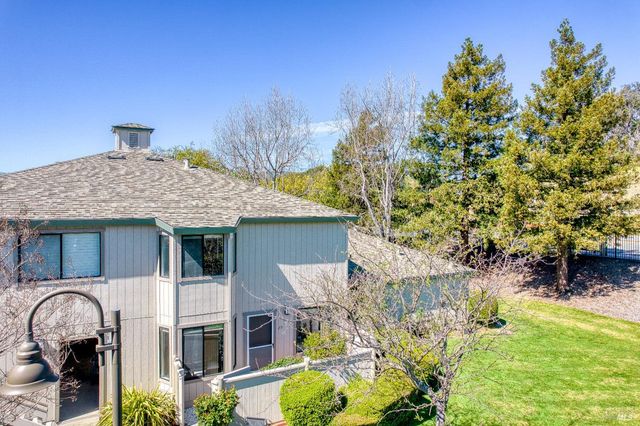 29 Sailmaker Ct, San Rafael, CA 94903