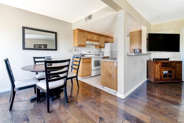 29 Sailmaker Ct, San Rafael, CA 94903