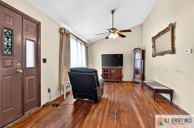 117 Kendall Drive, Parlin, NJ 08859