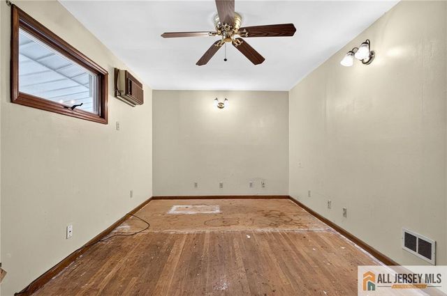 117 Kendall Drive, Parlin, NJ 08859