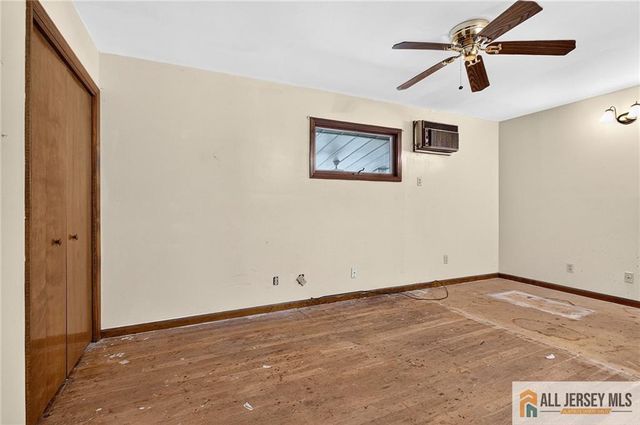 117 Kendall Drive, Parlin, NJ 08859