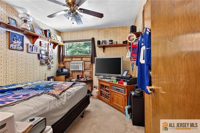 117 Kendall Drive, Parlin, NJ 08859